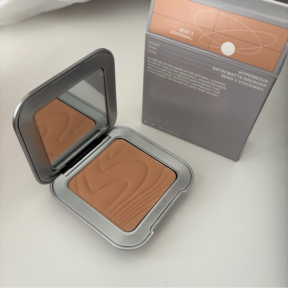 R.E.M Beauty Bronzer-BRAND NEW